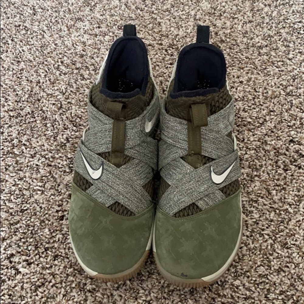 Nike lebron Solider 12 for sale